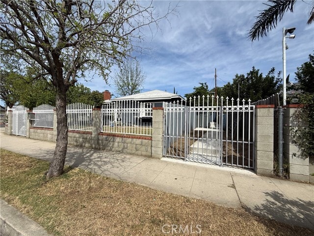 Building Photo - 20953 Saticoy St
