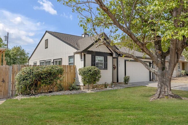 Photo - 2104 Andover Dr