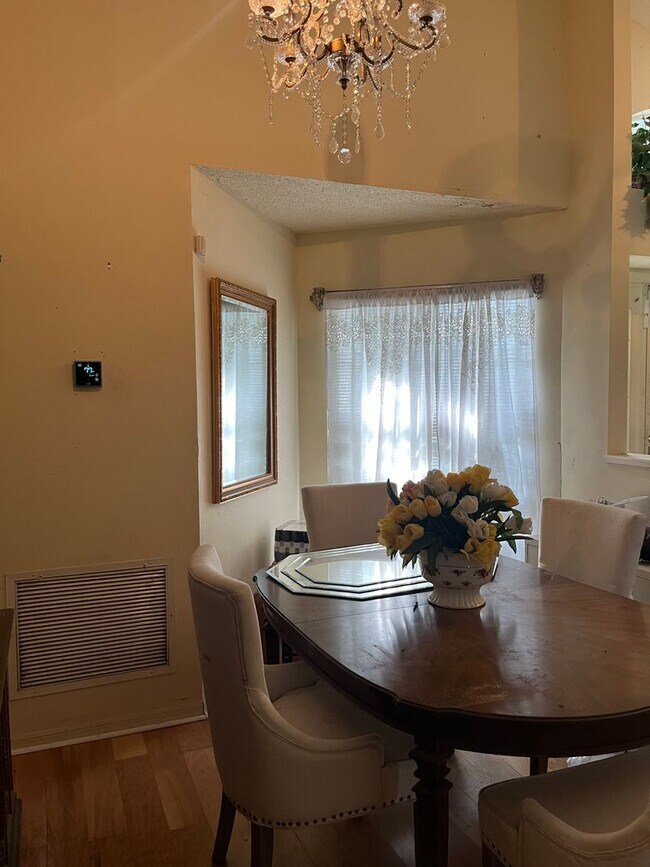 Photo - 2930 Shannon Cir