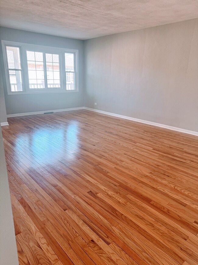 Large Media Room - 443 Jefferson Ave Unit #2 - 2 bed 2 bath