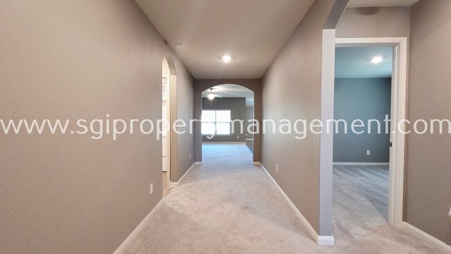 Photo - 942 Primrose Dr