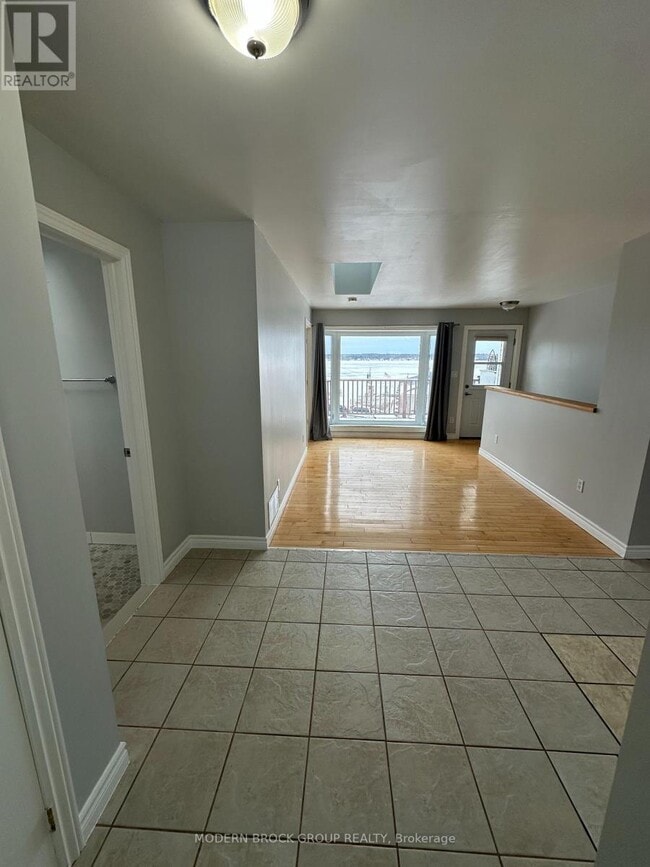 Photo - B - 23 JESSIE STREET Unit B