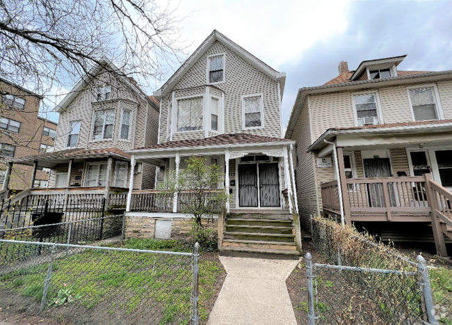 Building Photo - 2879 E 77th St Unit 3 Rental