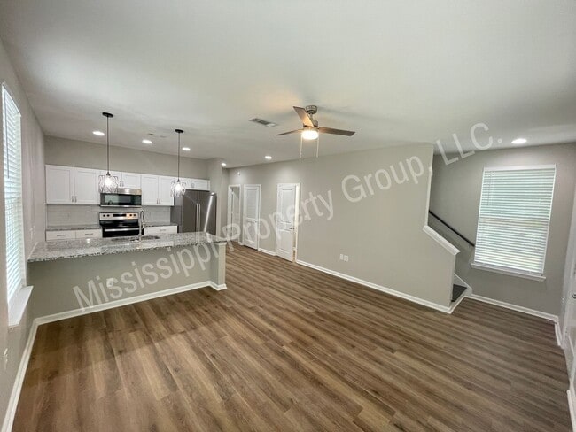Photo - 5BD/5.5BA FOR RENT IN ROWANDALE