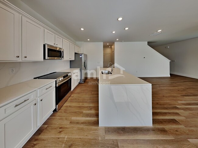 Photo - 1048 Highland Walk