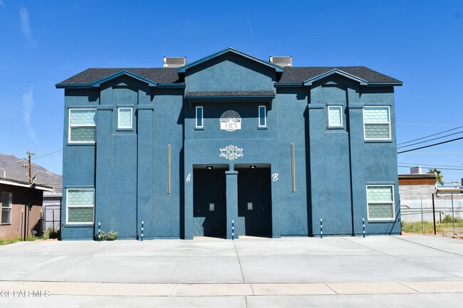 Building Photo - 9905 Taj Mahal St