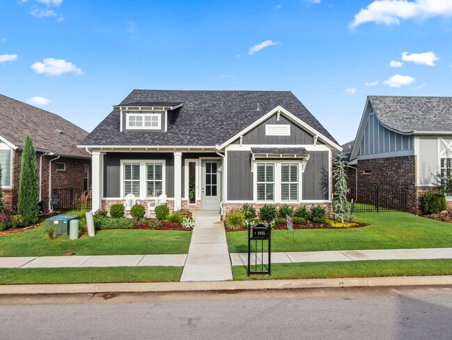 Building Photo - 1901 Plaza District Dr