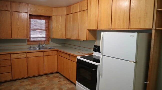 Photo - 402 E Grant St