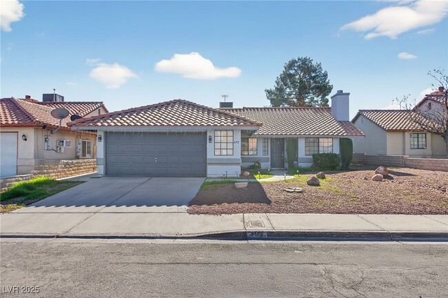 Photo - 492 Chelsea Dr