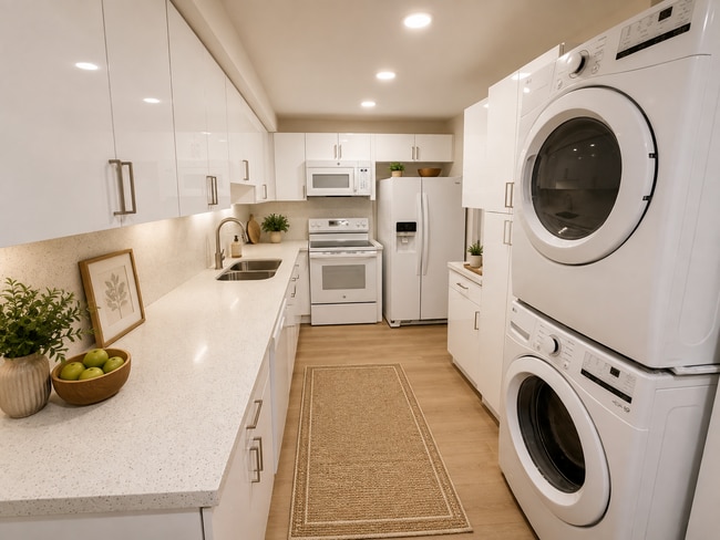 Kitchen - 5900 SW 127th Ave Unit 3308