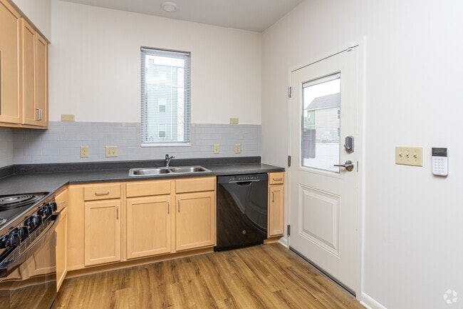 3BR, 2BA - 1,346 - Kitchen