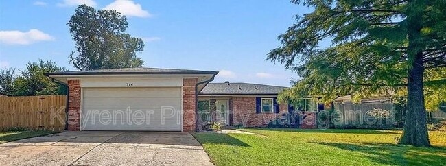 Building Photo - 314 N Lakeside Terrace