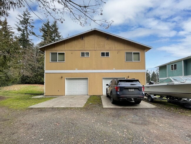 Building Photo - Duplex in Quiet Area of Port Angeles Rental