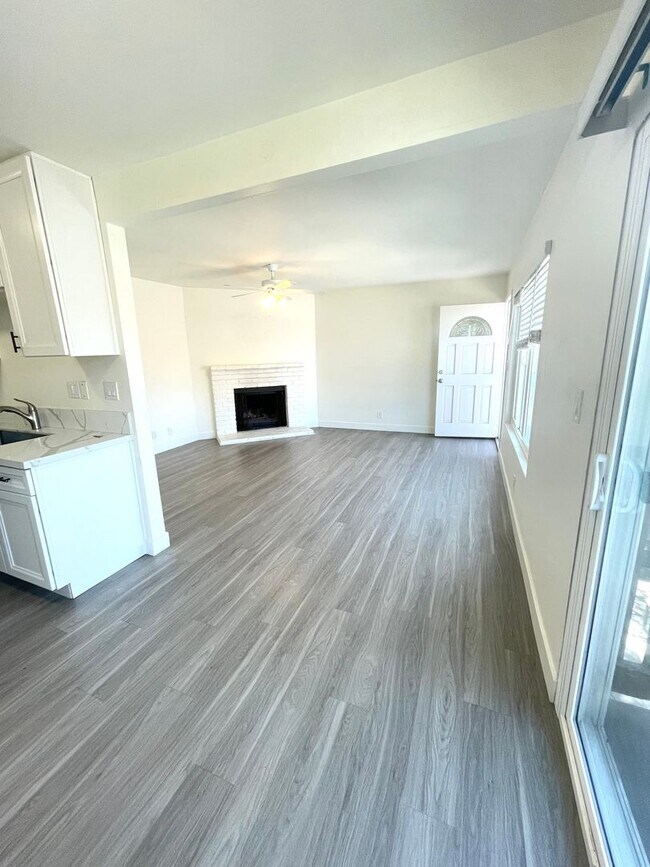 1443-1445 Hornblend St.
