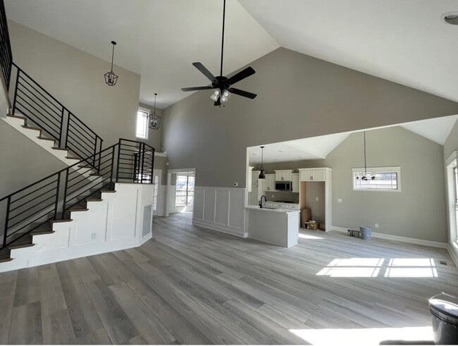 Photo - 446 Spiderwort Dr