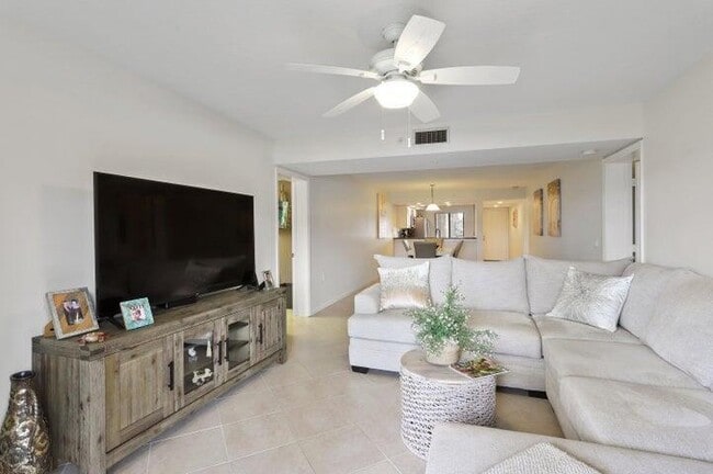 Photo - 1201 Seafarer Cir Unit 103