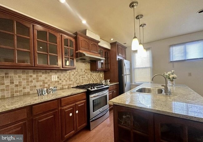 Building Photo - 329 Sanford Rd