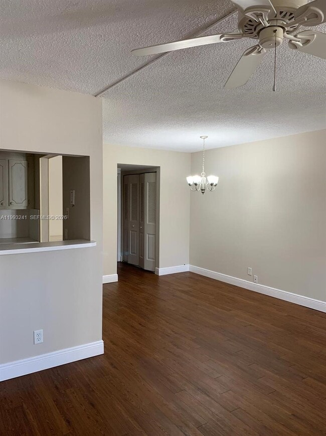 Photo - 134 Windsor G Unidad 134