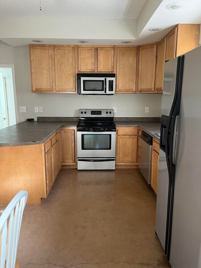 Photo - 625 State Rte W