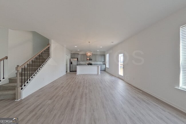 Photo - 100 English Oak Ln
