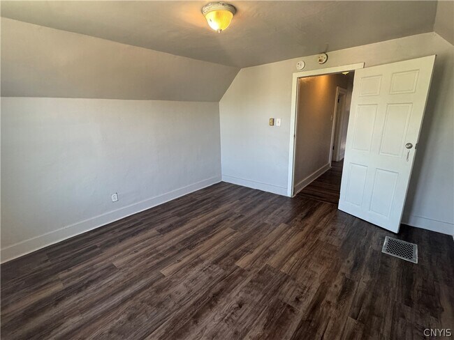 Photo - 108 Gold St