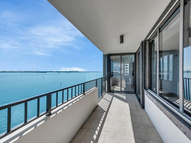 Building Photo - 520 Brickell Key Dr Unit A806