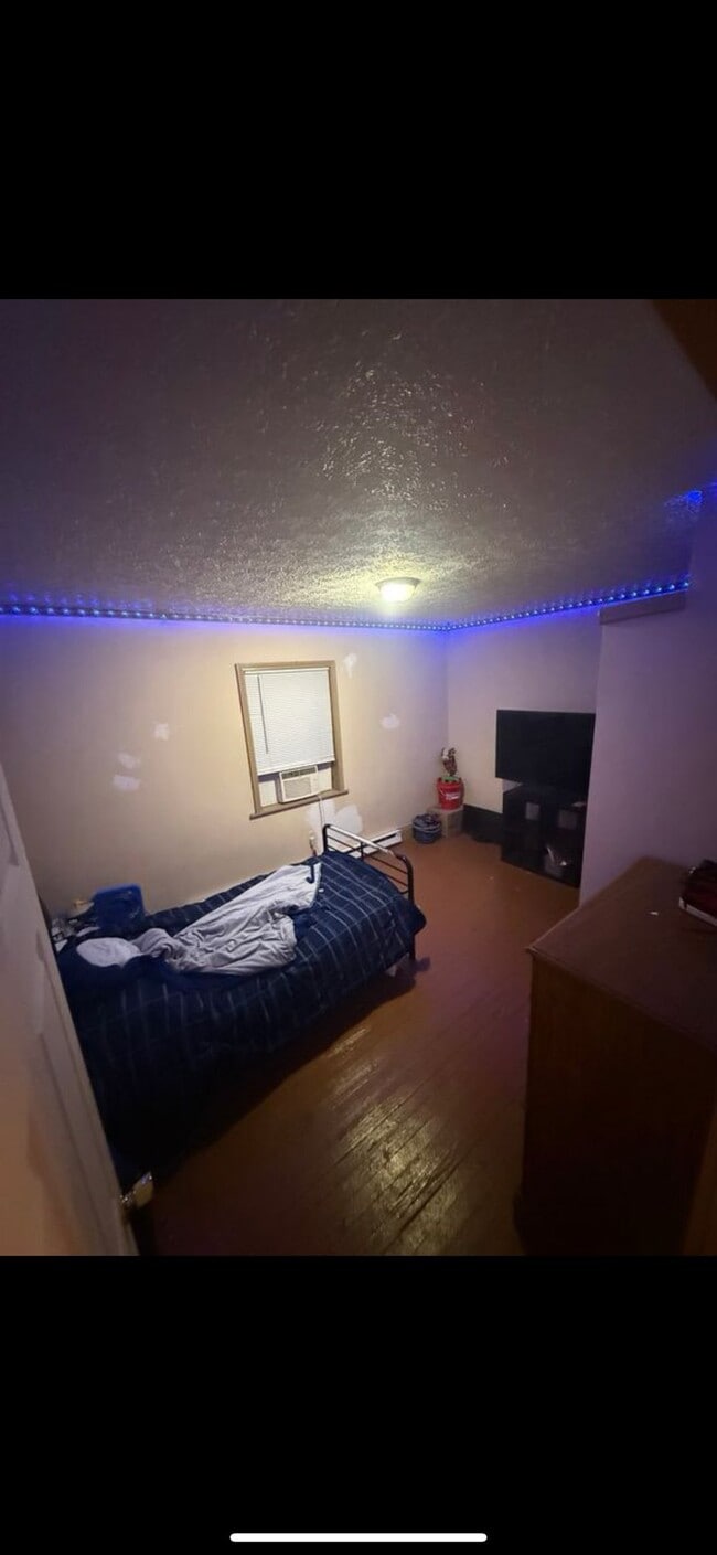 Photo - 125 Haymond St
