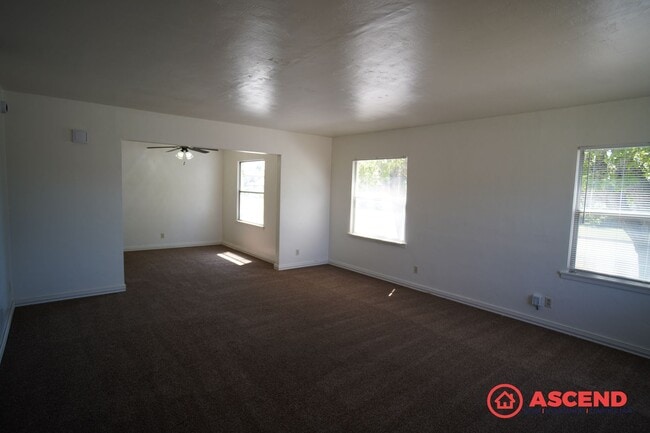 Photo - 2 Bed / 1 Bath Home with Solar – Convenient Bakersfield Location