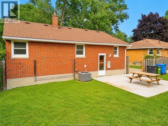 Photo - 3621 McKay Ave