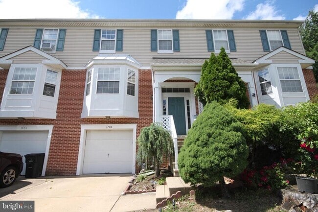 Building Photo - 1702 Old Mill Ct Rental