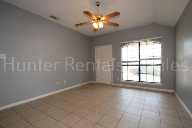 Photo - Comfortable Living with Modern Features