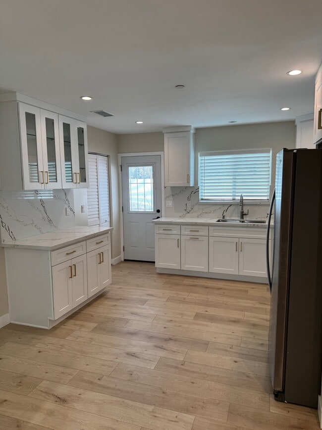 Photo - 6509 Ben Ave