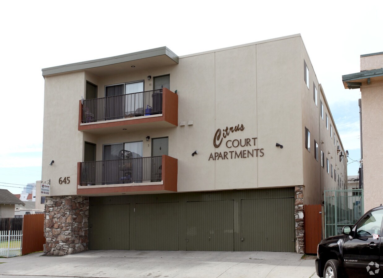 Photo - 645 Lime Ave