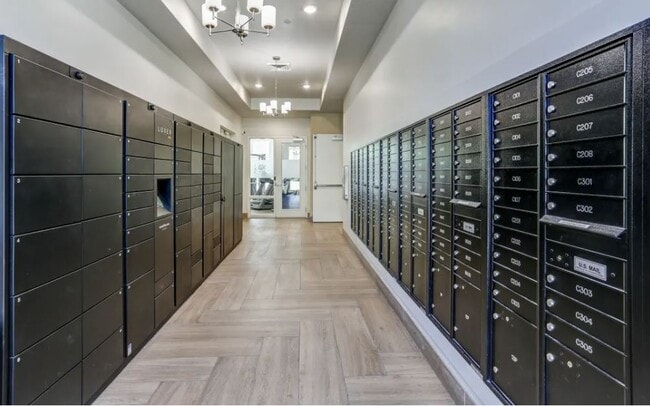 Package Lockers 200 cv