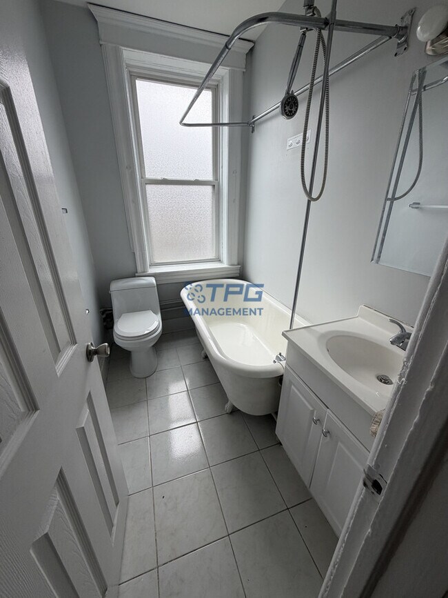 Photo - 265 Avenue B Unidad 4