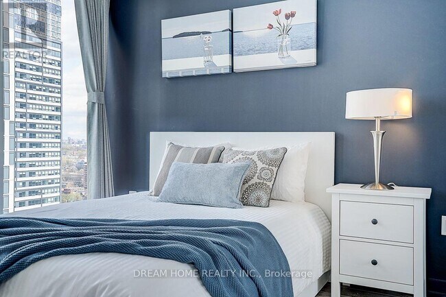 Photo - 77 Shuter St Unit 2611