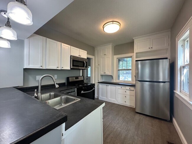 Photo - Beautiful 4 bedroom house in Minneapolis!!