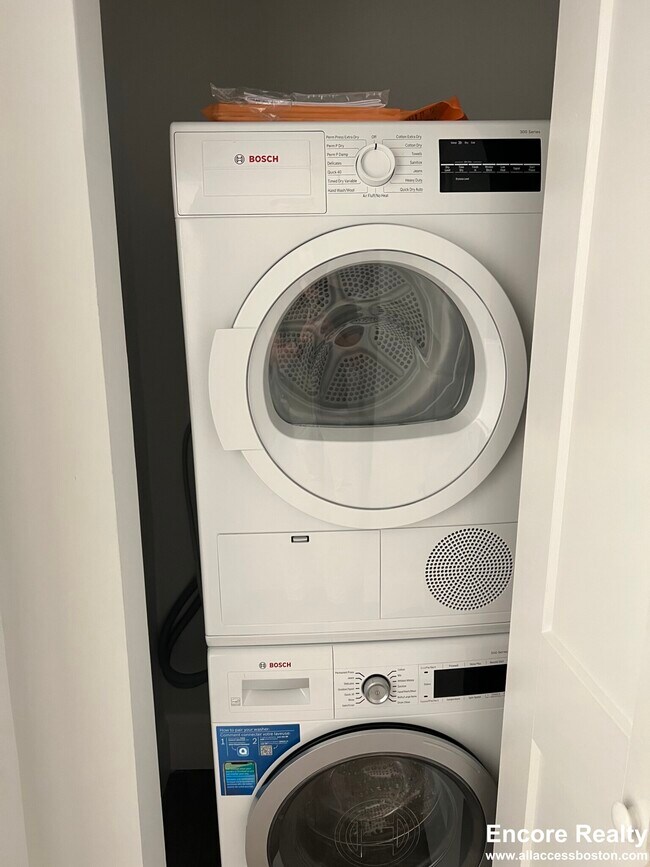 Photo - 121 Jersey St