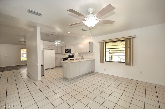 Photo - 1402 SW 1st Ave