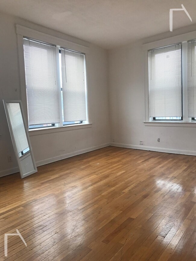 Photo - 155 Brighton Ave Unidad 2