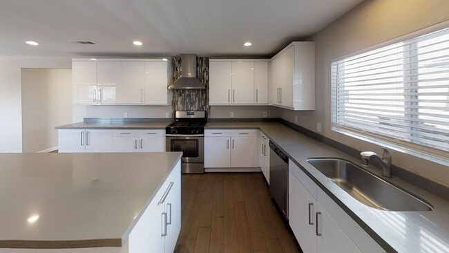 Photo - Huge Bedrooms, lots of Parking, closest to campus!