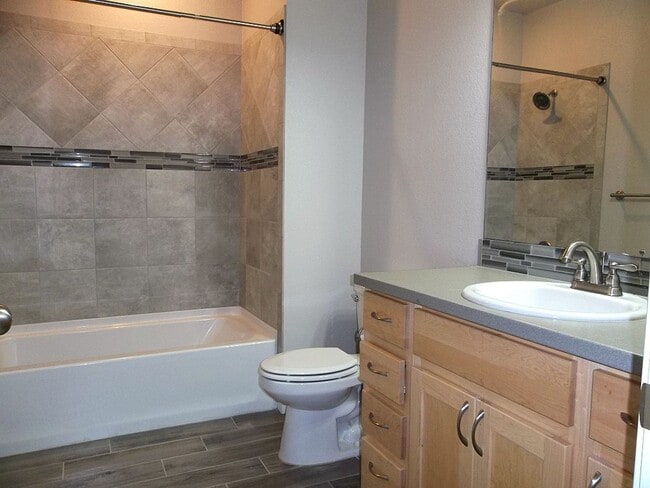 Photo - Secure, Stylish & Convenient – 2 Bed Condo in Loveland