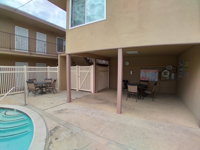 Photo - 10535 National Blvd