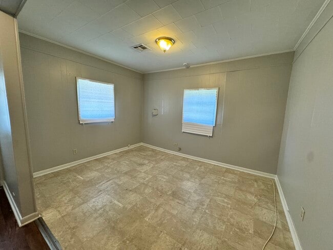 Photo - 203 Carlton Dr