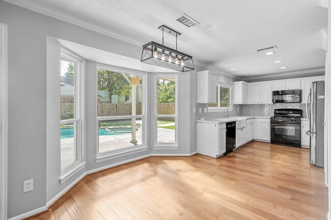 Photo - 30 Village Knoll Pl