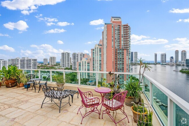 Building Photo - 3340 NE 190th St Unit 1808 Rental
