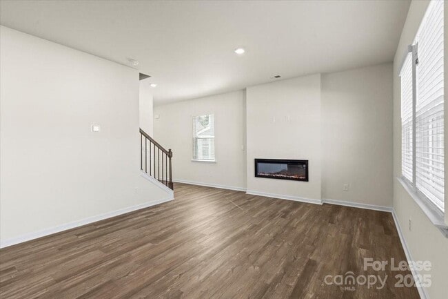 Photo - 1339 37th Ave Lane NE