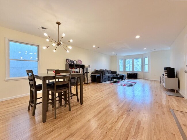 Building Photo - 378 7th St Unit 2 Rental