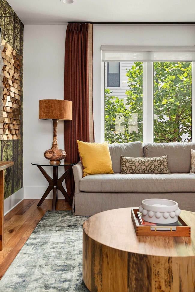 Photo - 776 E Argyle Ave Unidad ID1312347P