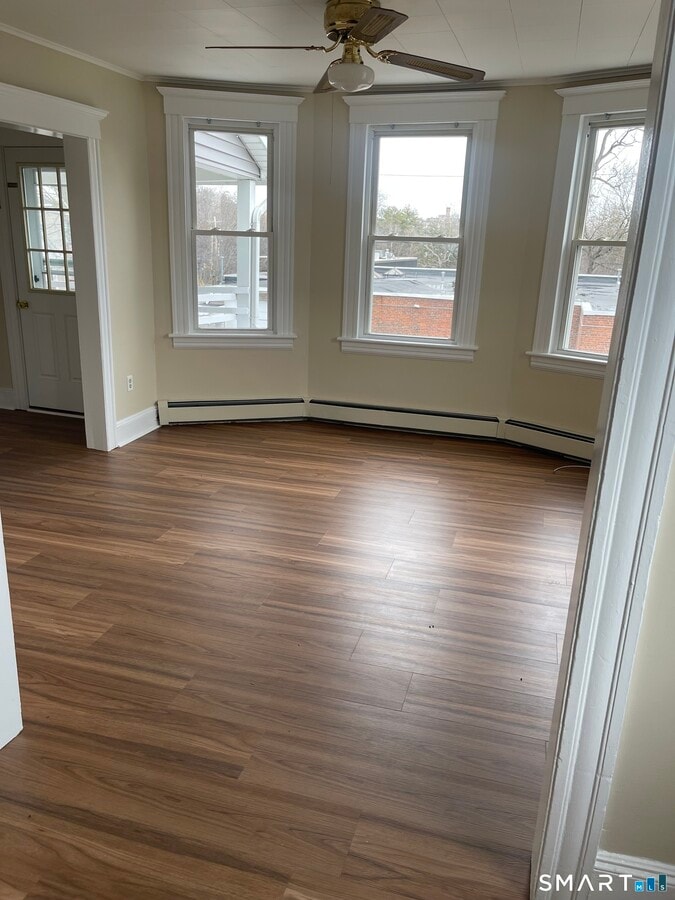 Photo - 1727 Barnum Ave